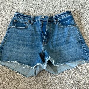 Abercrombie & Fitch 90's Cutoff Shorts 28 / 6
